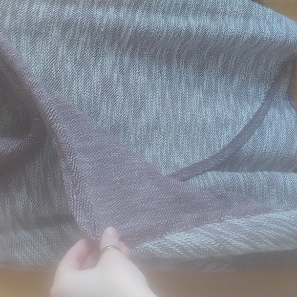 Calvin Klein sweater. - Picture 6 of 6